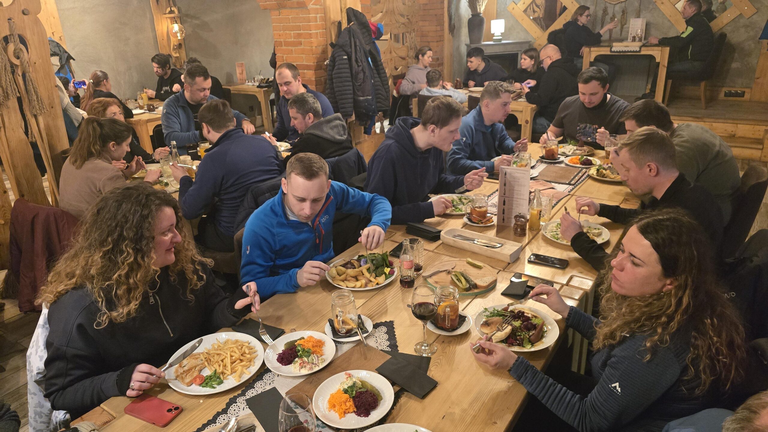 ERP tím Telegrafia na obede počas teambuildingu v Krynici